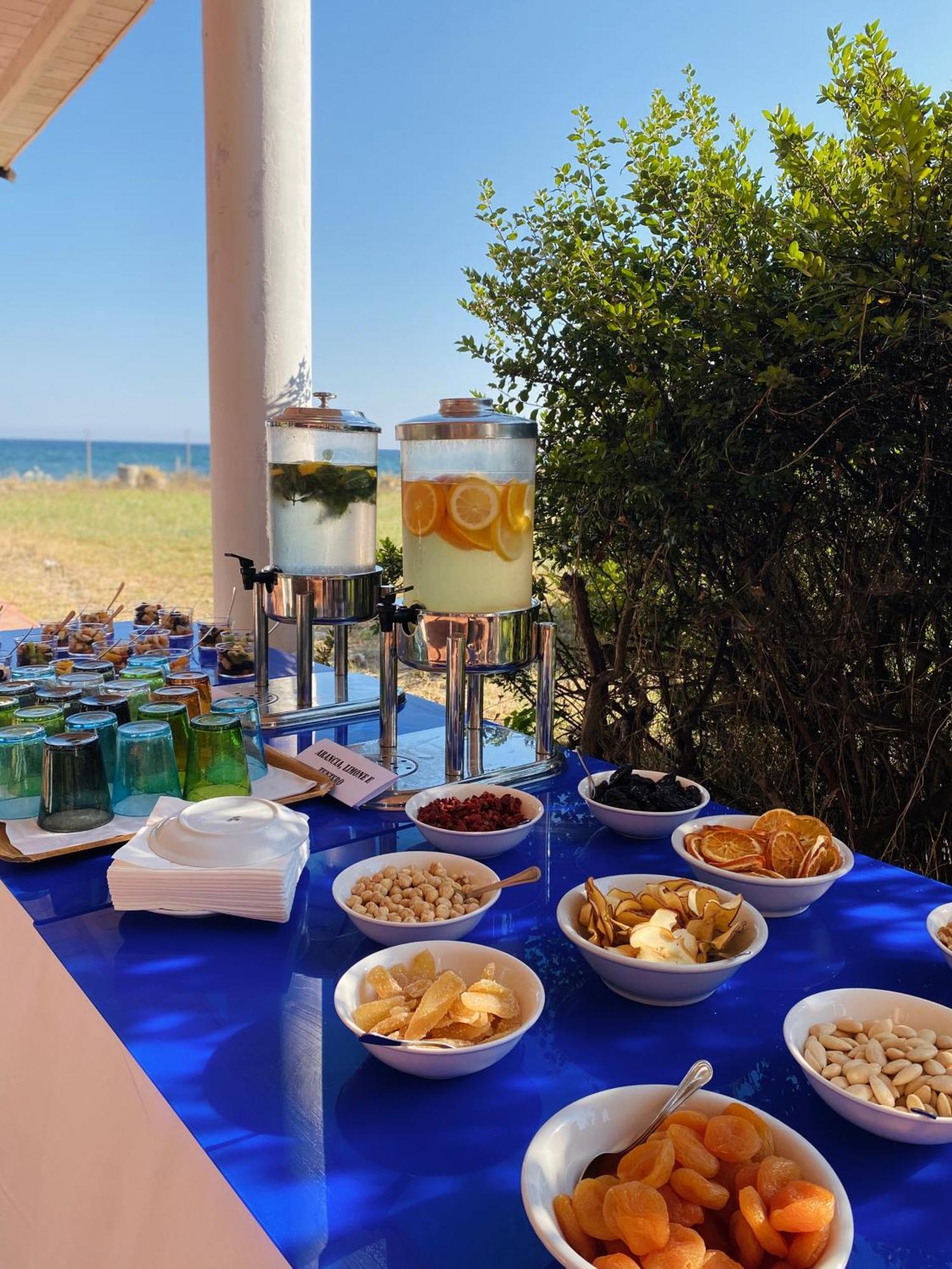Hotel Mare Pineta Santa Margherita di Pula Bagian luar foto