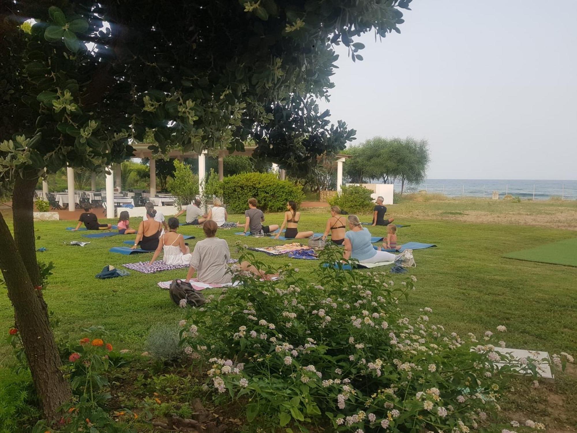 Hotel Mare Pineta Santa Margherita di Pula Bagian luar foto