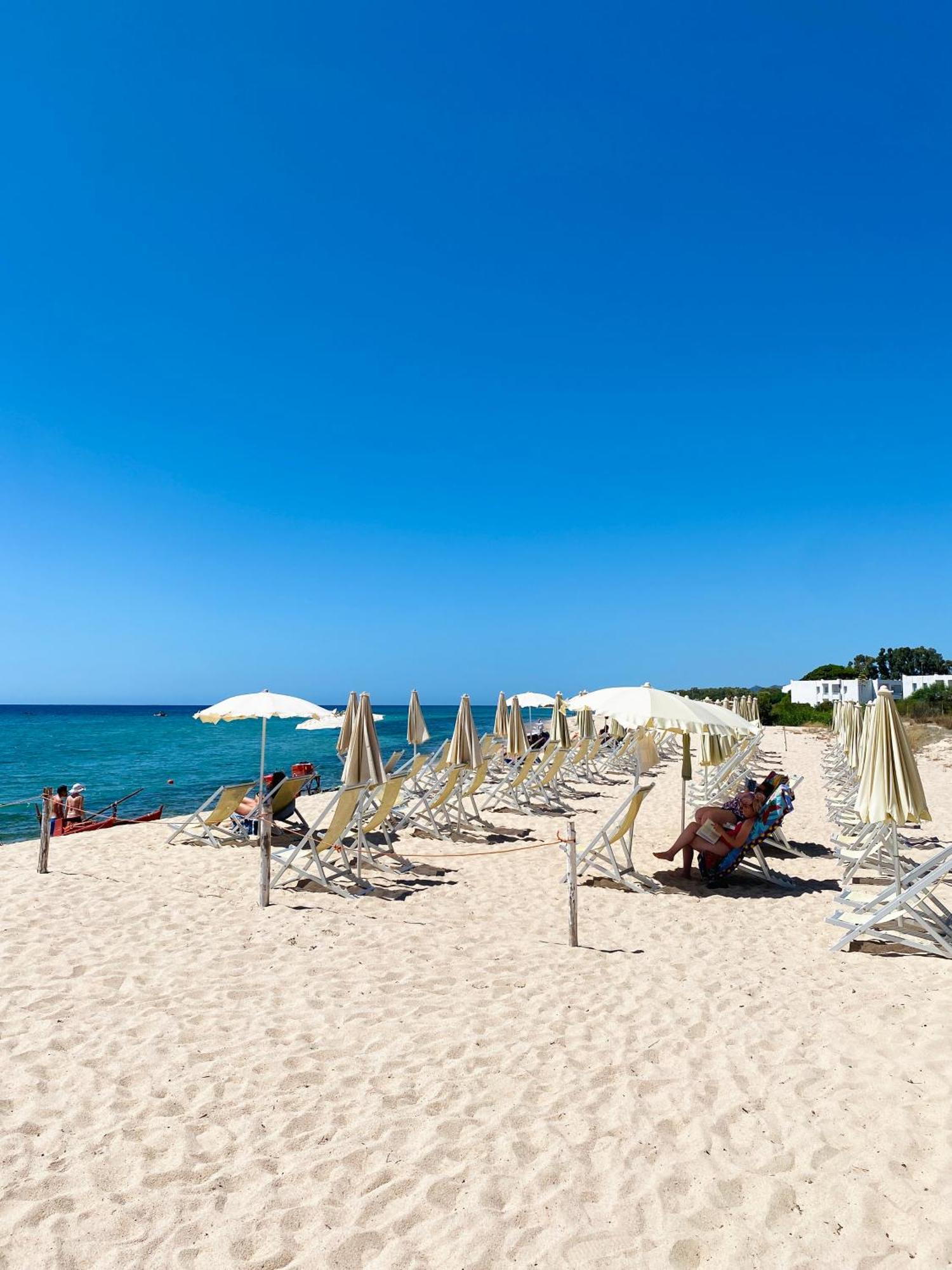 Hotel Mare Pineta Santa Margherita di Pula Bagian luar foto