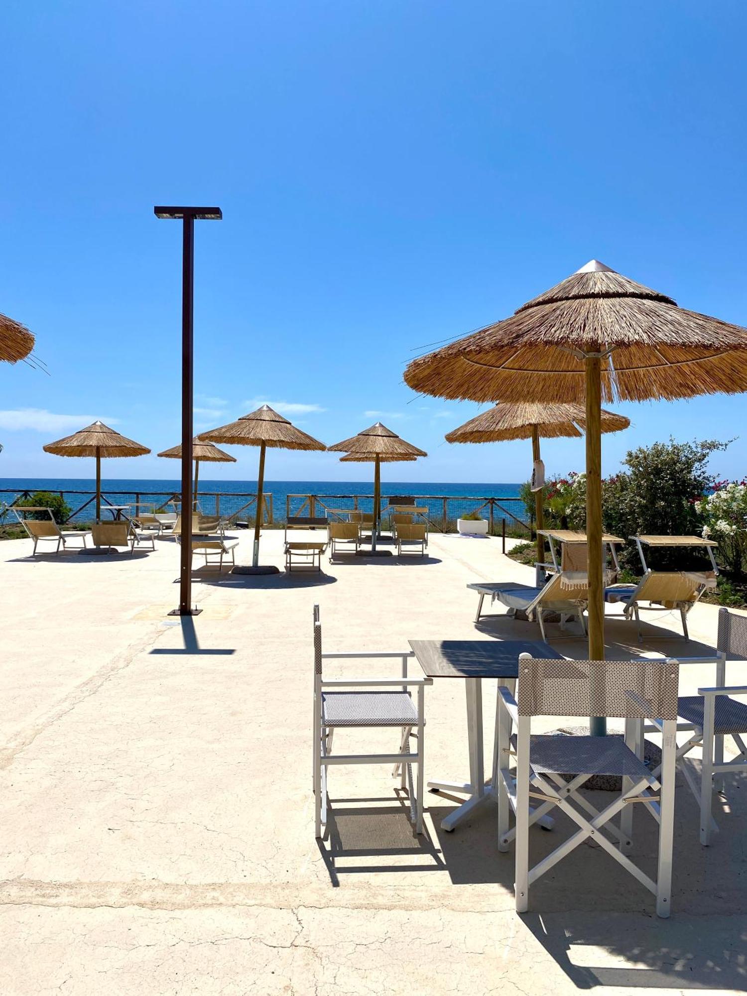 Hotel Mare Pineta Santa Margherita di Pula Bagian luar foto