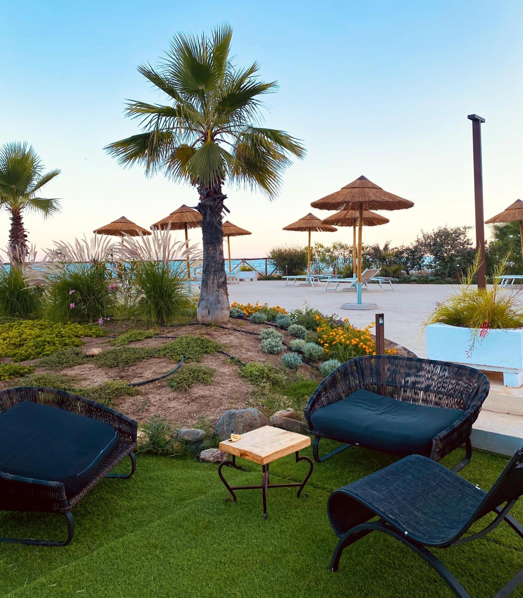 Hotel Mare Pineta Santa Margherita di Pula Bagian luar foto