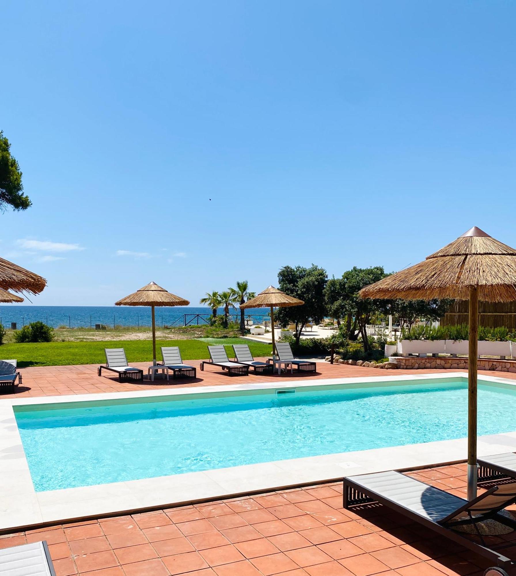 Hotel Mare Pineta Santa Margherita di Pula Bagian luar foto