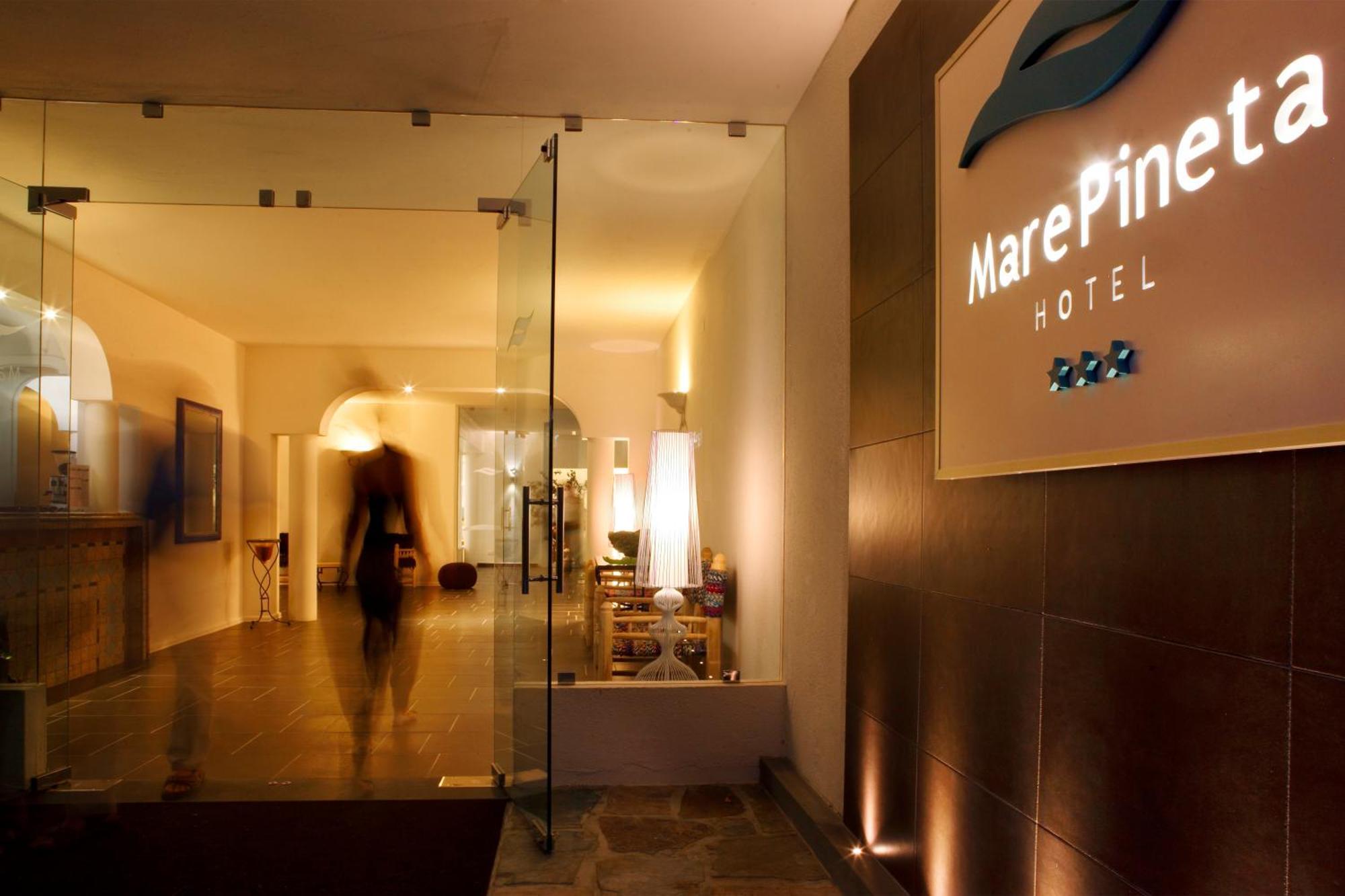 Hotel Mare Pineta Santa Margherita di Pula Bagian luar foto